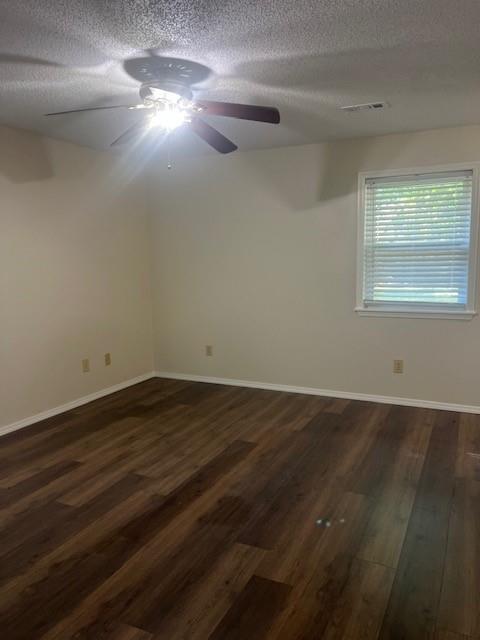 Building Photo - 904 N Oriole Ave