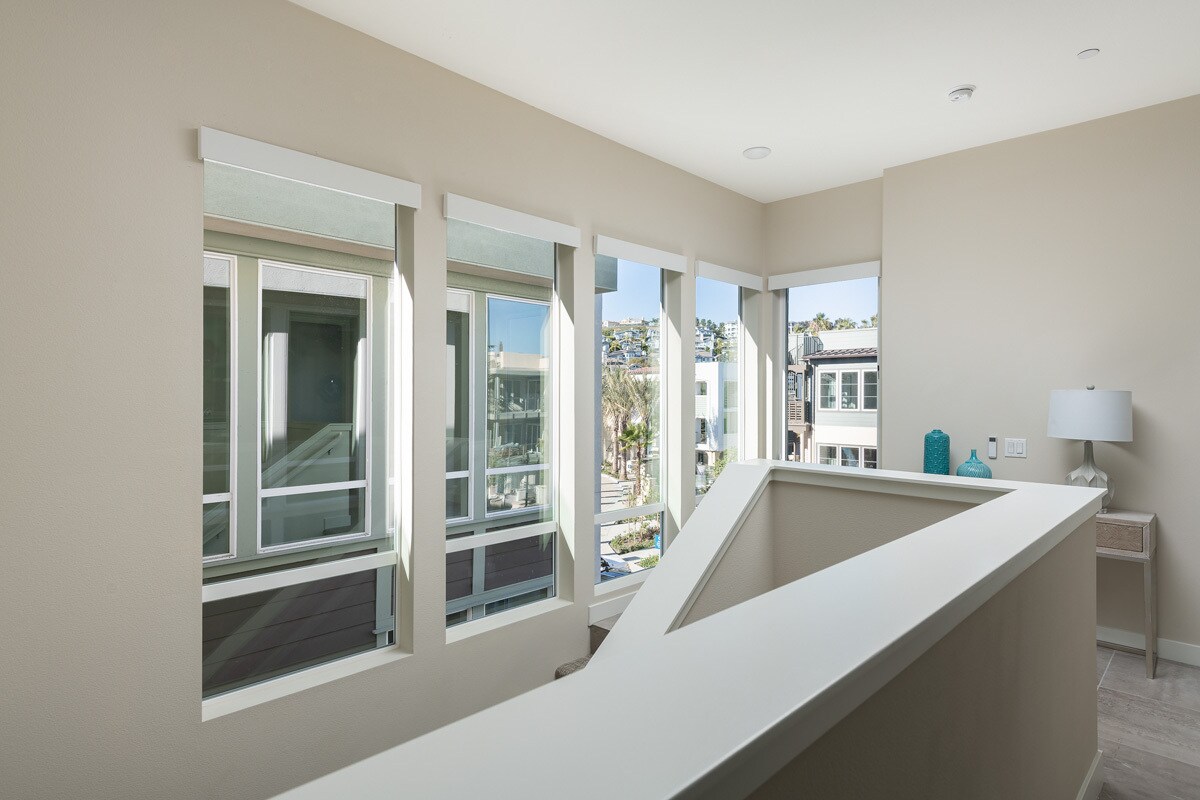 Building Photo - 2662 Doheny Way