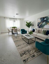 Building Photo - 2941 SW 36th Ave