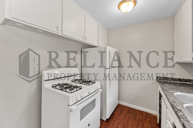 Building Photo - 2237 N Erie St