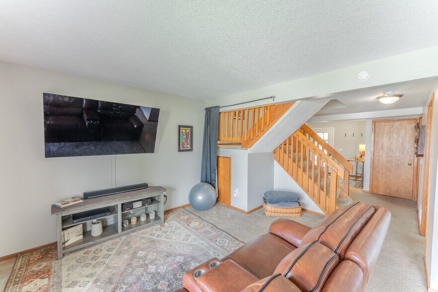 Building Photo - 6339 Saint Croix Trl N