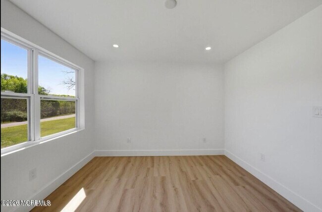 Building Photo - 194 Fort Plains Rd