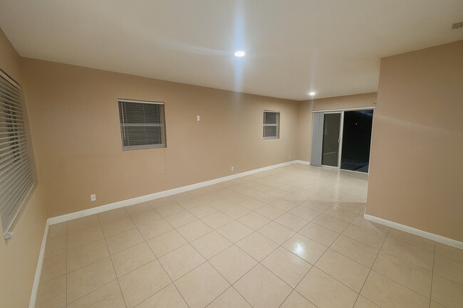 Building Photo - 4837 Shoshone St