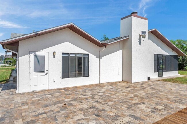 Building Photo - 13836 Darlene Ave