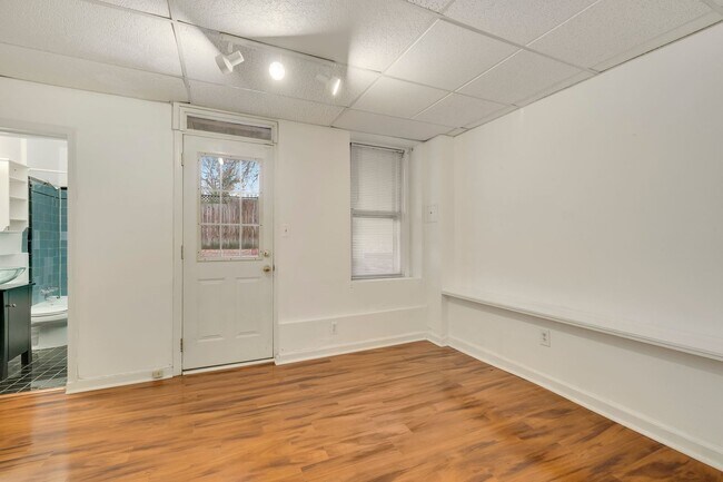 Building Photo - 310 9th St NE