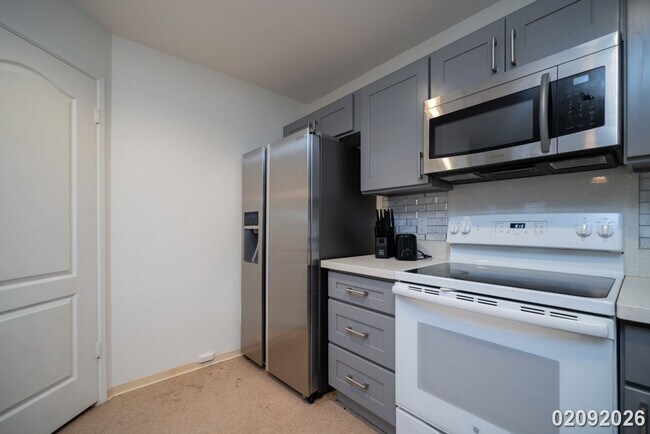 Building Photo - $4,800 /3 Bed / 2.5 Bath / FURNISHED or UNFURNISHED AVAILABLE