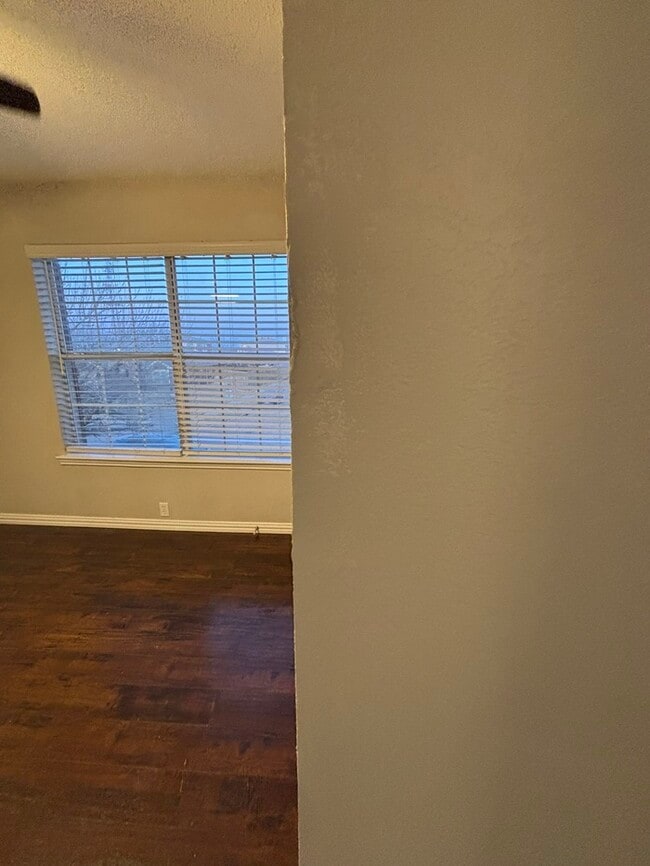 Building Photo - Charming 4 bed, 3 bath house for rent in w...