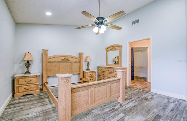 Building Photo - 2390 Bentley Dr