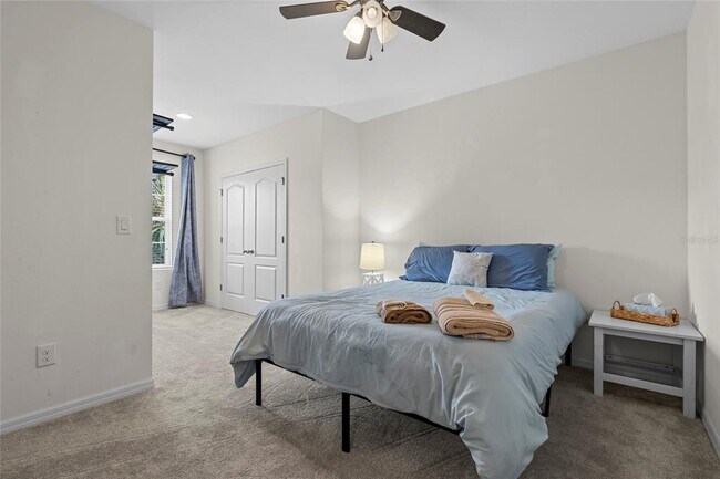 Building Photo - 10425 Red Carpet Ct
