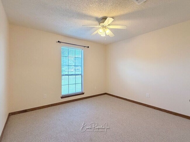 Building Photo - 325 S 73rd Ave