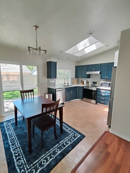 Building Photo - 955 Pheasant Ct