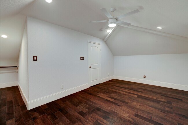 Building Photo - 8903 Aberdeen Park Dr