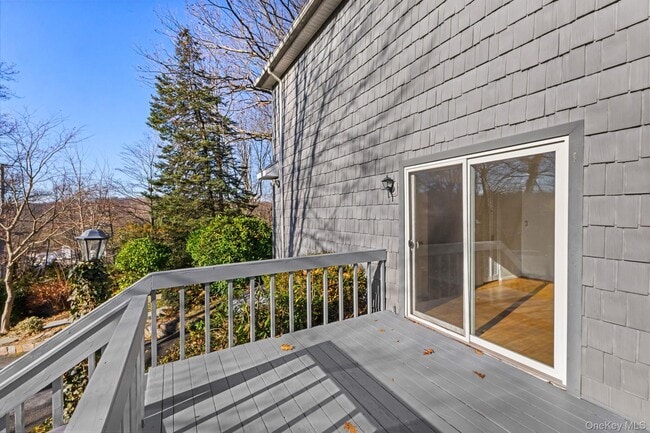 Building Photo - 45 Pamela Ln