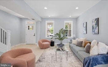 Building Photo - 706 Longfellow St NW