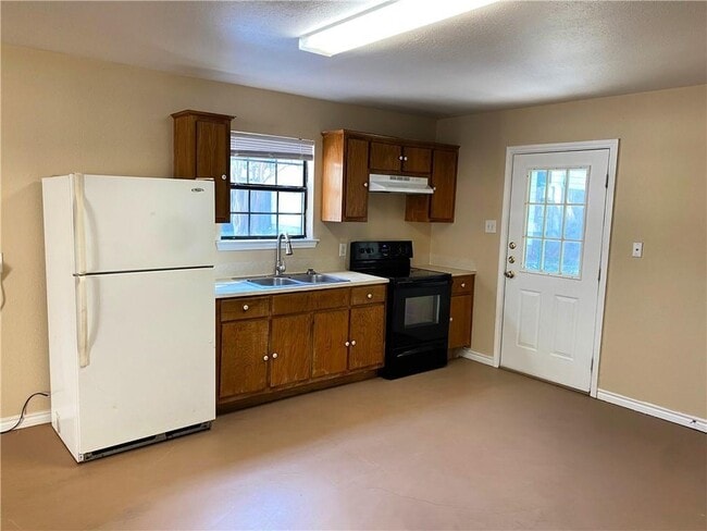 Building Photo - 204 Hall St