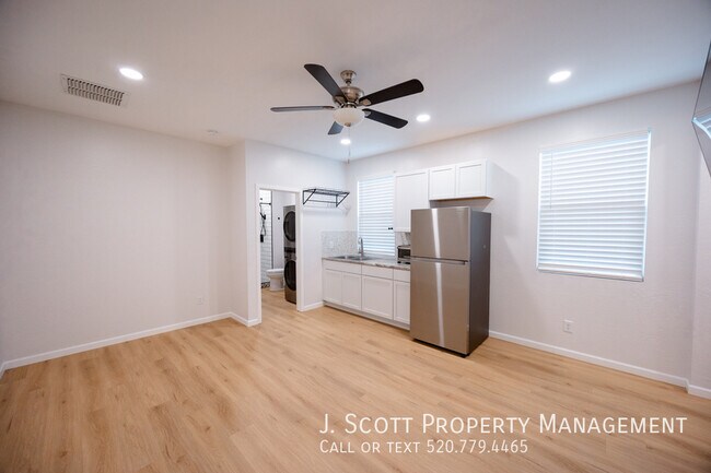 Building Photo - 1270 Carlsbad Dr