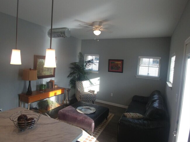 Building Photo - 101 Spring Meadow Path