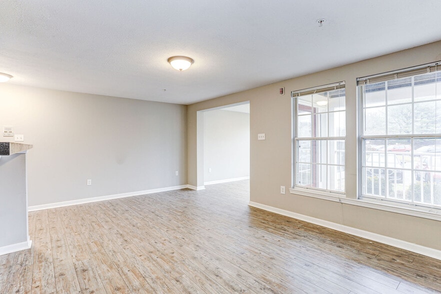 Building Photo - 624 Jupiter Hills Court