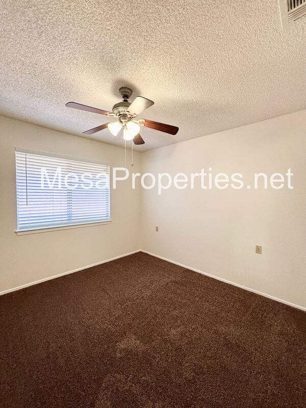 Building Photo - 15819 Cedarwood Pl