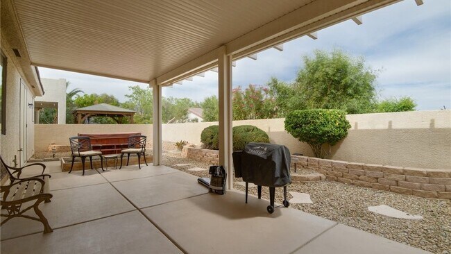 Building Photo - 7584 Splashing Rock Dr