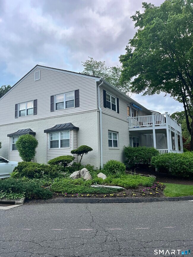 Building Photo - 245 Unquowa Rd