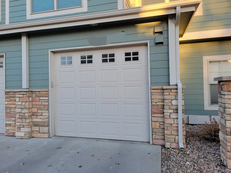 1 car garage - 5775 W 29th St