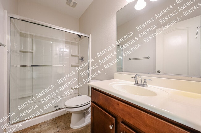Building Photo - 886 S Brewer Dr