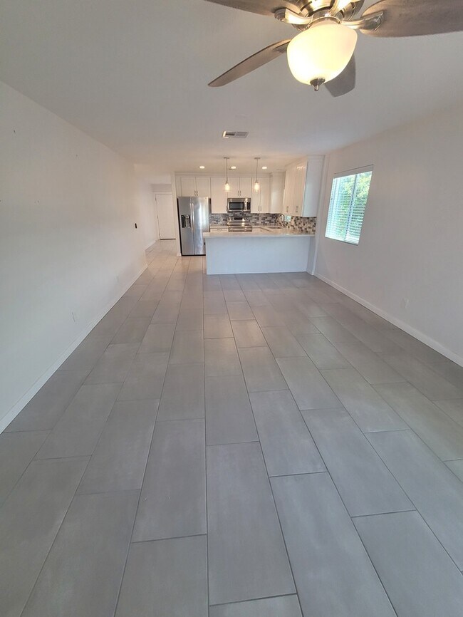 Building Photo - Gorgeous 3/2 in the foothills for rent!