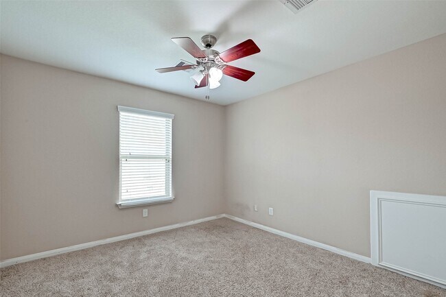 Building Photo - 6402 Black Bamboo Ln