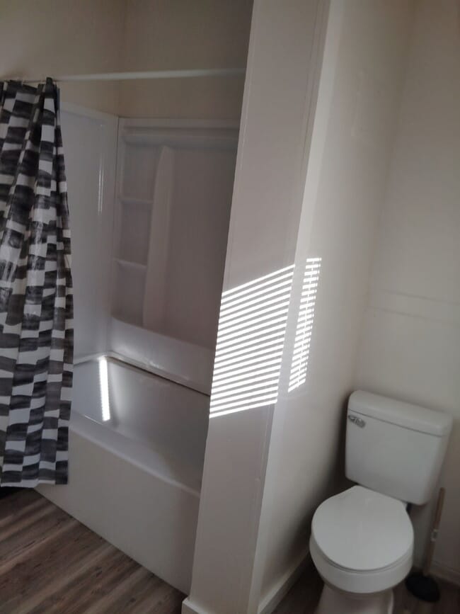 Building Photo - 814 S 37th St