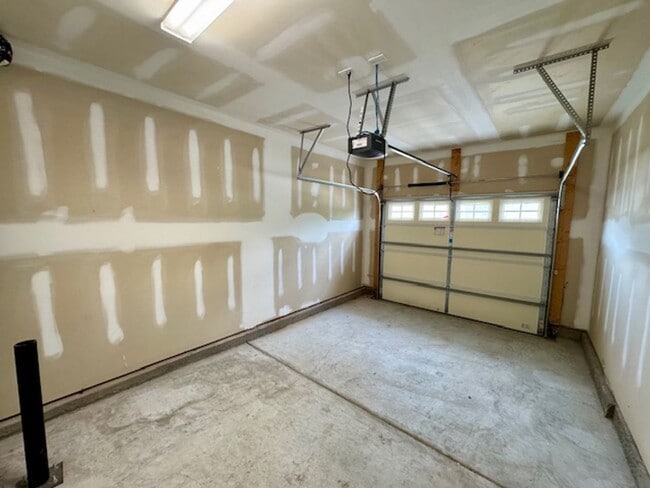 Building Photo - Heather Park Townhomes