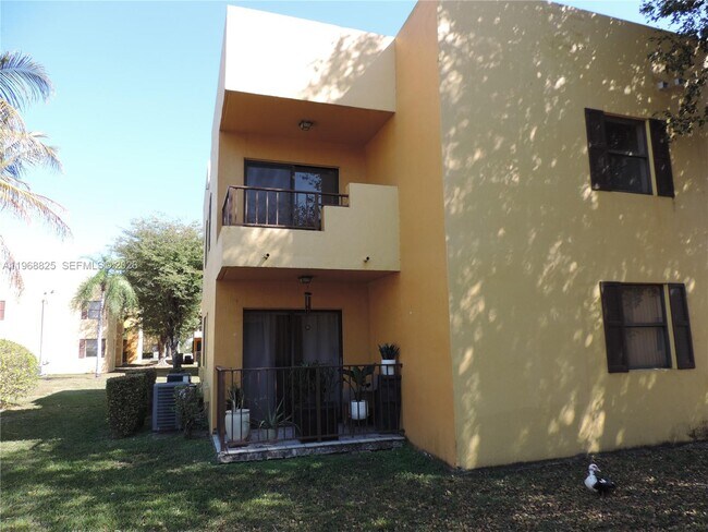 Building Photo - 566 NW 114th Ave