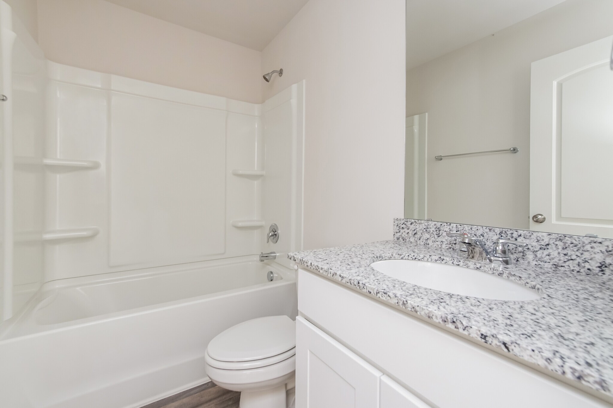 Building Photo - 1054 Manor Dr