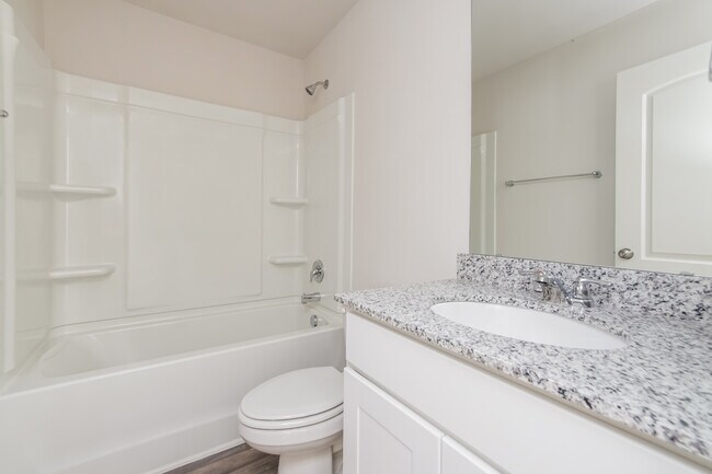 Building Photo - 1054 Manor Dr