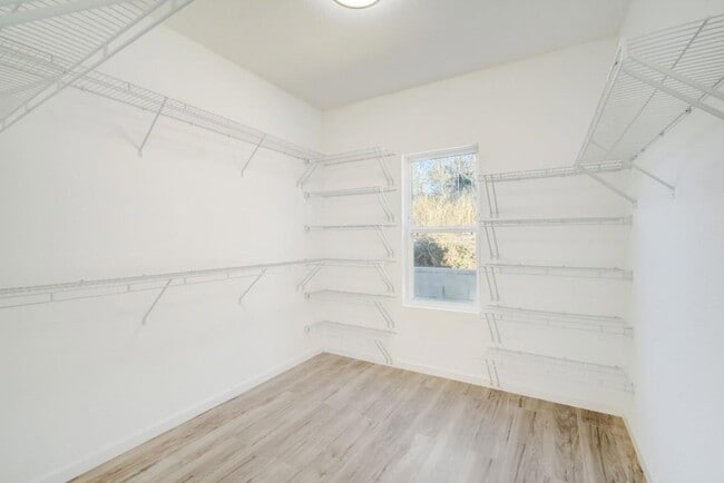 Building Photo - 117 Ori Ct