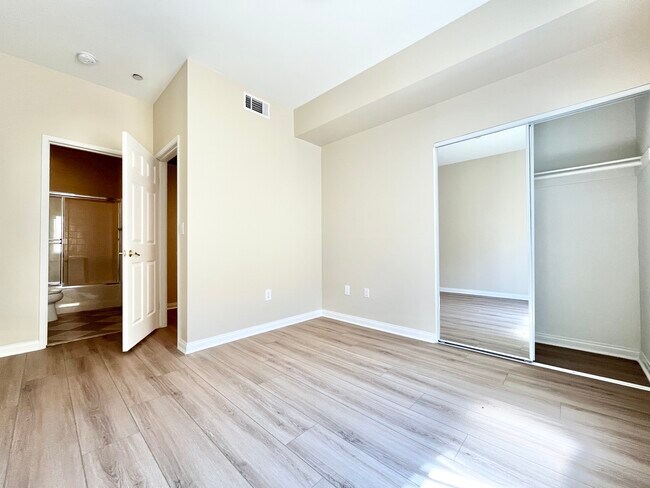 Building Photo - 22651 Del Valle St