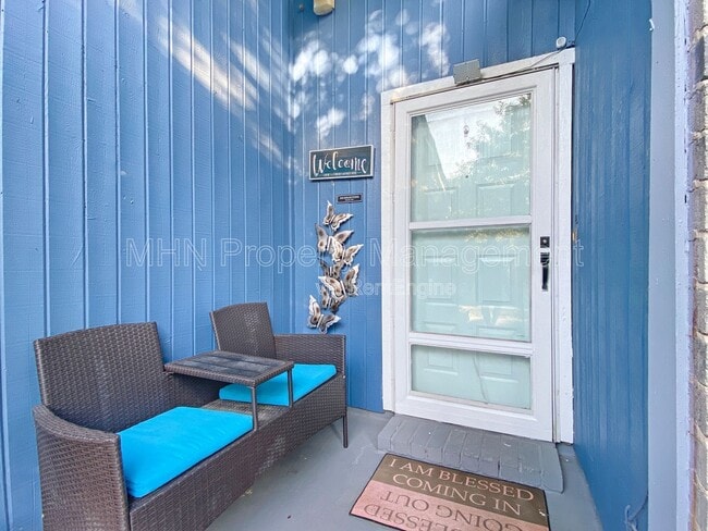 Building Photo - 9609 Woodland Hills