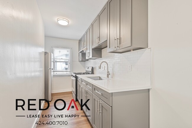 Building Photo - 515 S St Andrews Pl