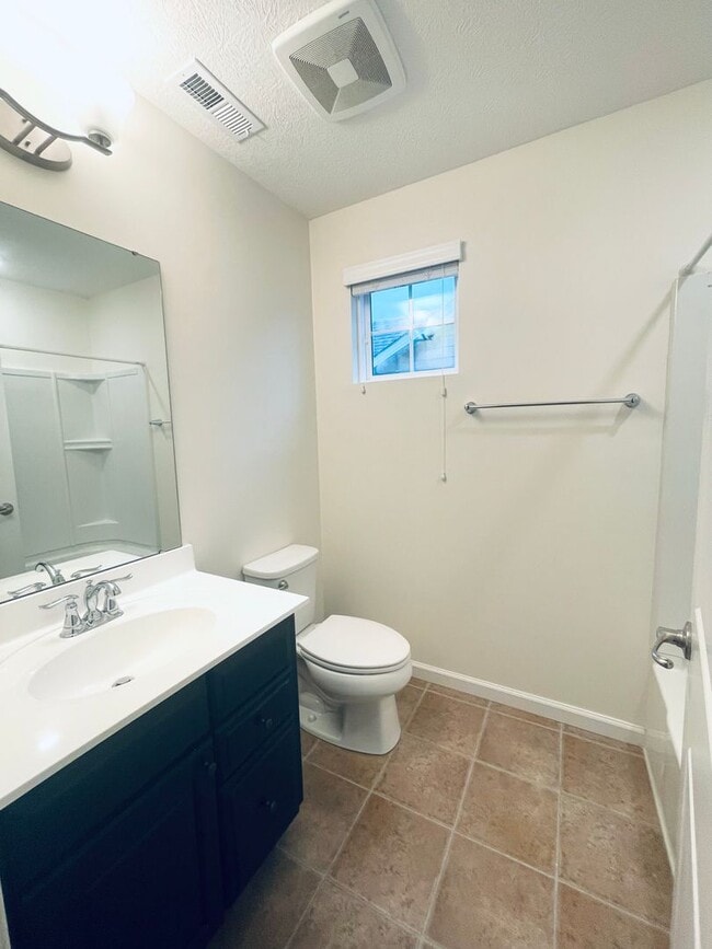 Building Photo - Beautiful 3BR 2.5BA Home w/ Pool & Fitness Access• In-Unit Laundry • Deck in Dublin