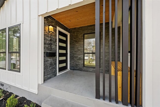 Building Photo - 1403 Palo Duro Rd