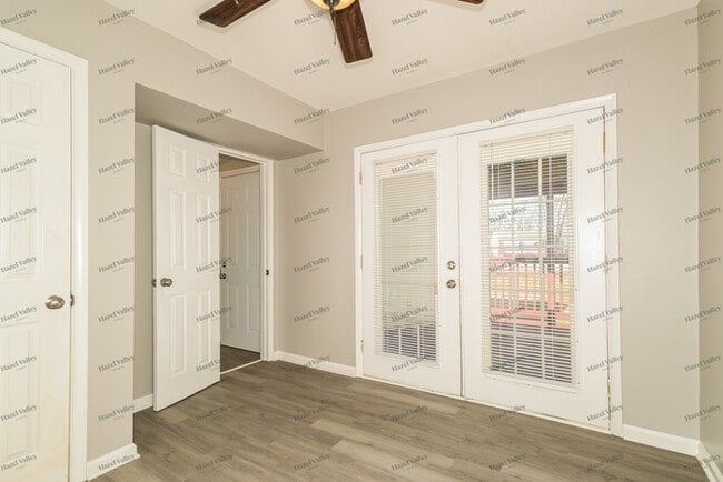 Building Photo - 31 Mercury Dr