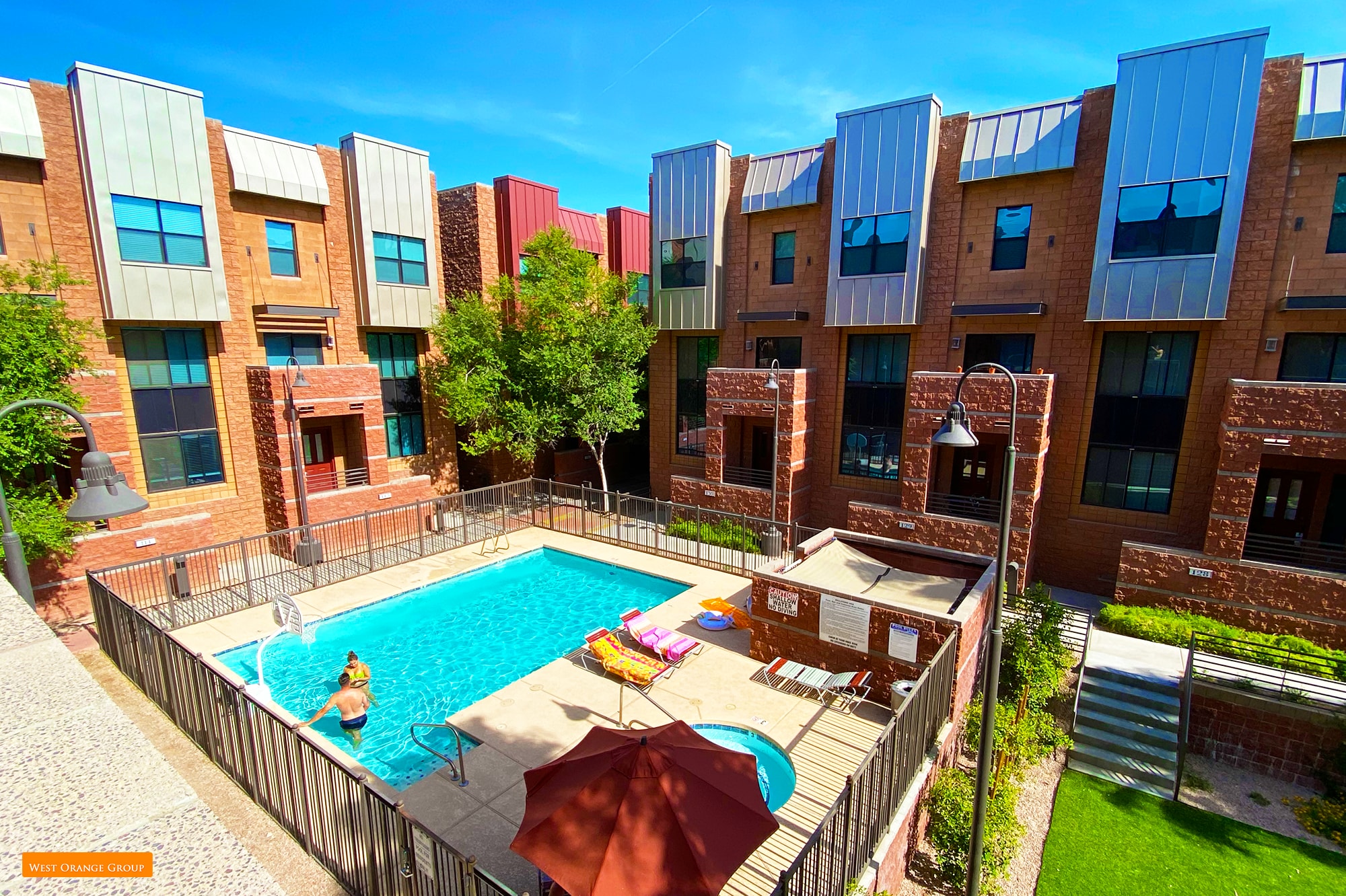 Pool View - 330 S Farmer Ave