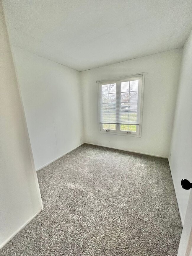 Building Photo - New Listing! 3 bedroom House!