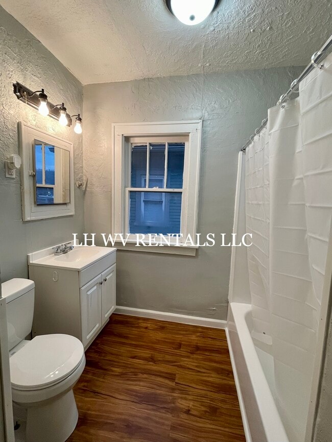 Building Photo - 3532 Orchard St