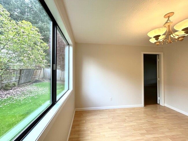 Building Photo - Beautiful 4BD Home | Fireplace, Fenced Backyard, Deck, Garage & A/C