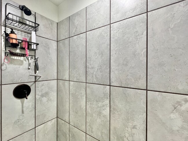 Building Photo - IMMACULATE with ALL THE UPDATES!