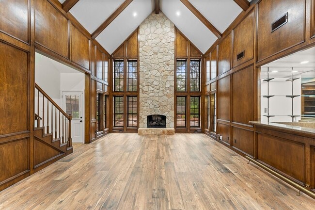 Building Photo - 6 Thornhedge Ct