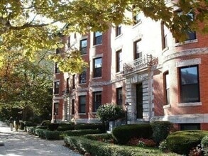 Building Photo - 1056 Beacon St