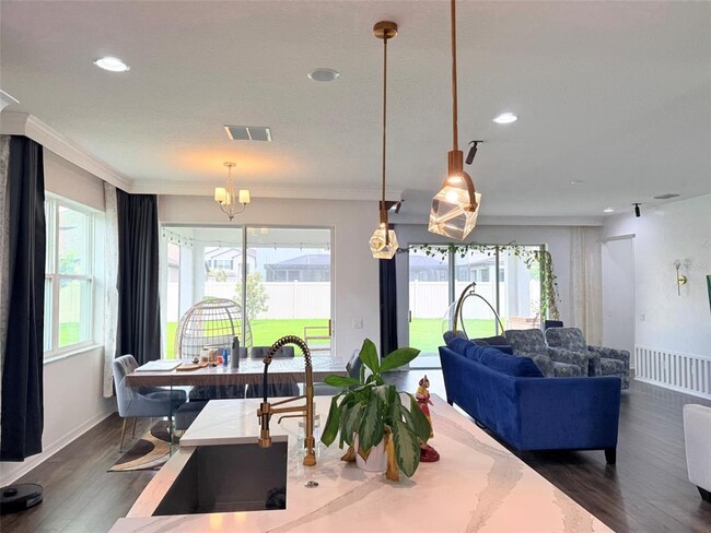 Building Photo - 11131 Sundrift Dr