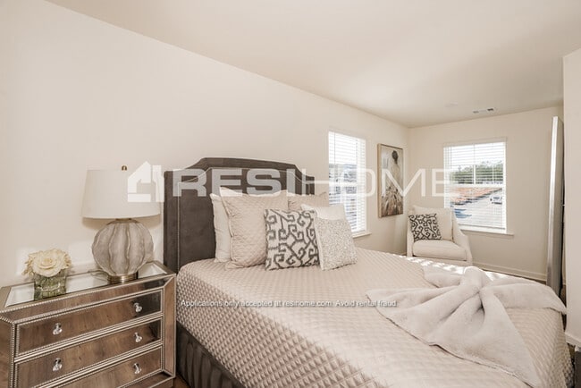 Building Photo - 4023 Springhead Wy